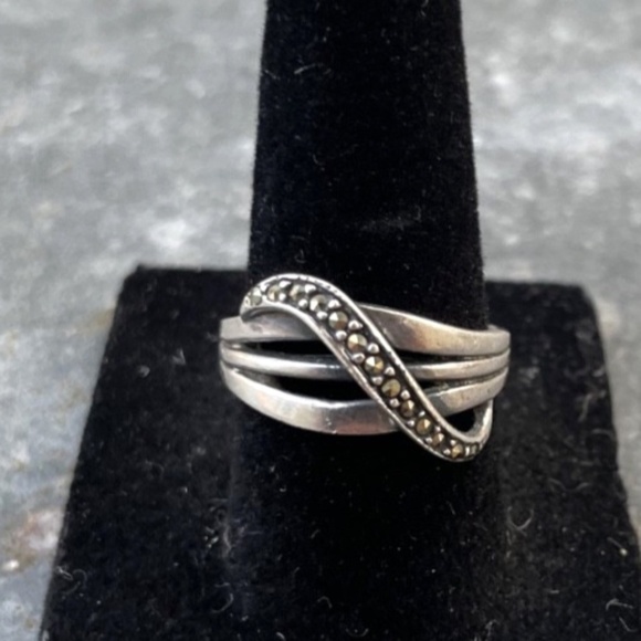 Sundance Jewelry - Sundance Sterling Silver Crisscross Ring w/ marcasite stones Size 6.5-7